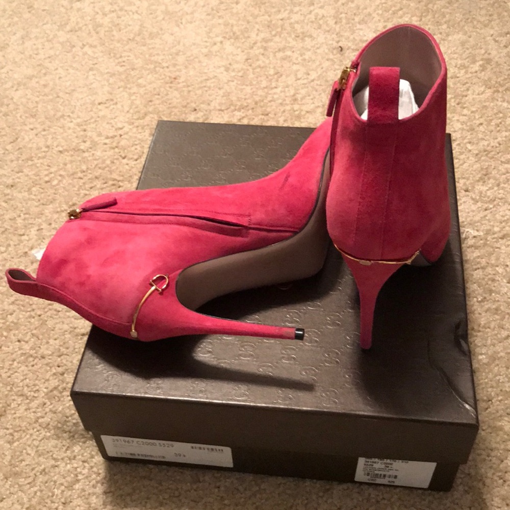 Hot pink suede Gucci booties - Picture 2 of 3